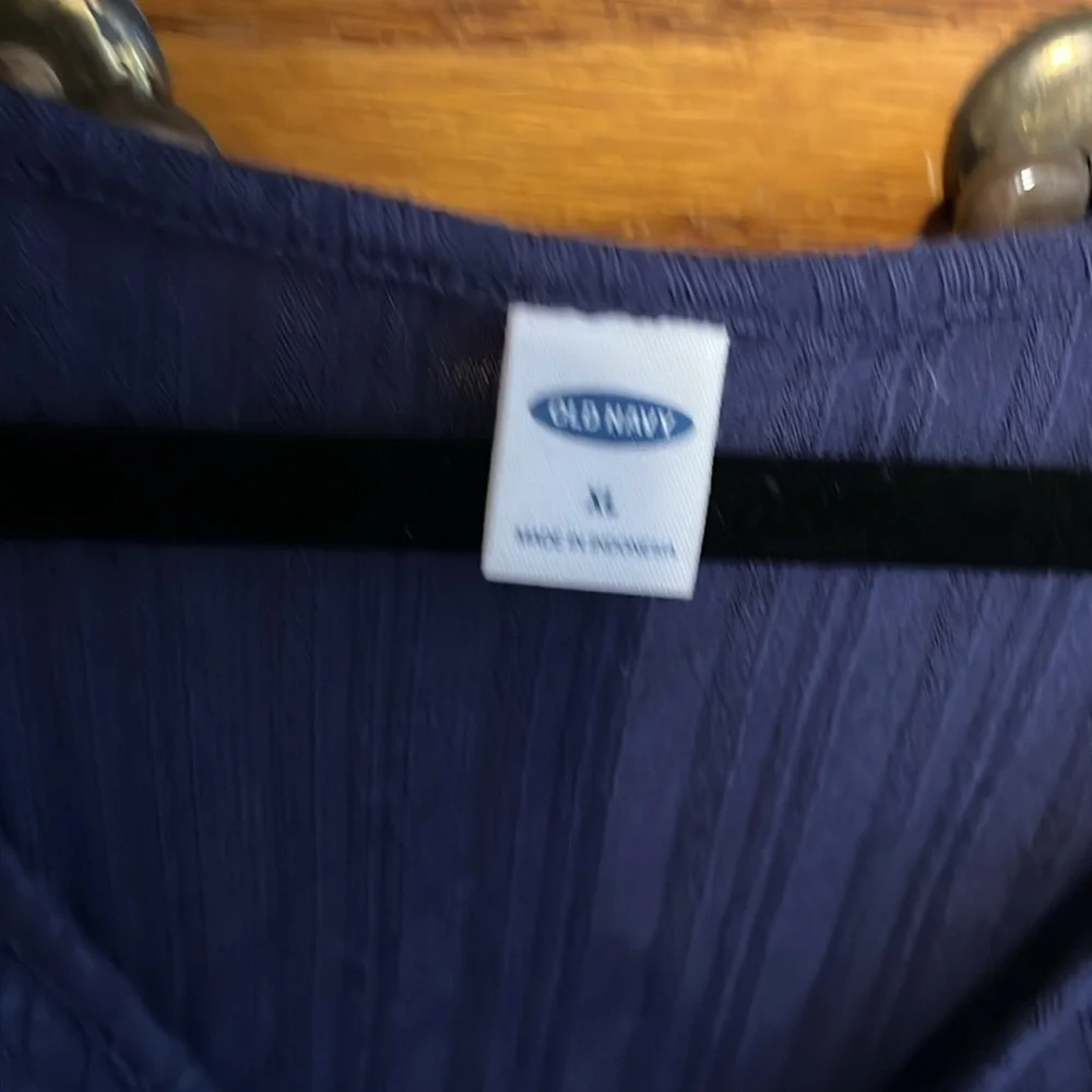 Women’s old Navy long sleeve size XL shirt - Picture 2 of 2